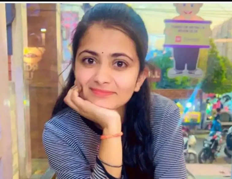 ias divya tanwar